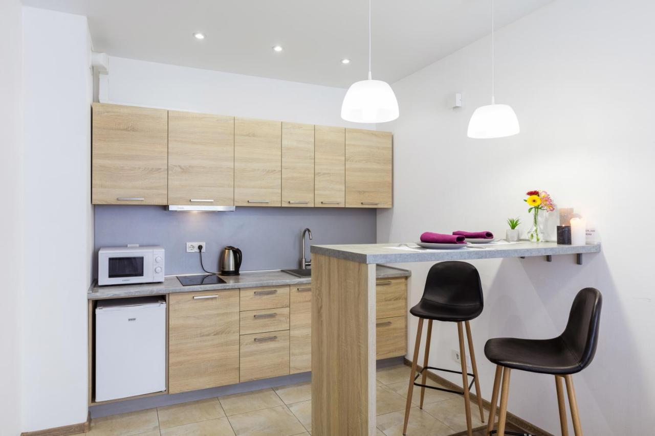 Nyvky Like Home - Studio - Apt 20 Kiev Luaran gambar