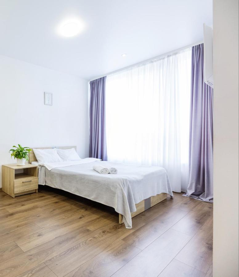 Nyvky Like Home - Studio - Apt 20 Kiev Luaran gambar