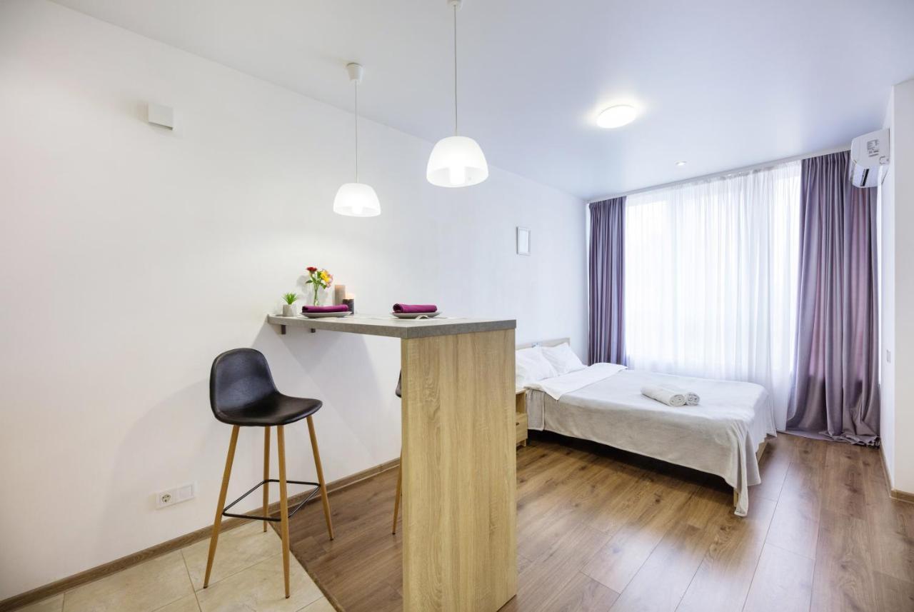 Nyvky Like Home - Studio - Apt 20 Kiev Luaran gambar