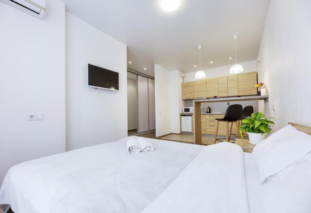 Nyvky Like Home - Studio - Apt 20 Kiev Luaran gambar